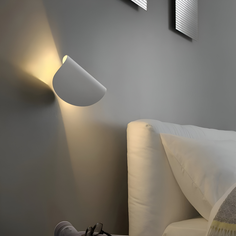 Luvo | Applique Murale Twist – Design Métal Orientable
