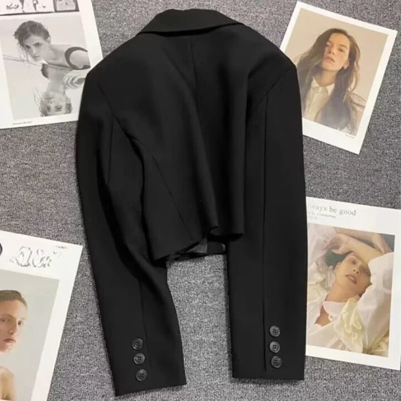 Luvo | Blazer pour Femme – Modèle Court Noir avec Col à Revers